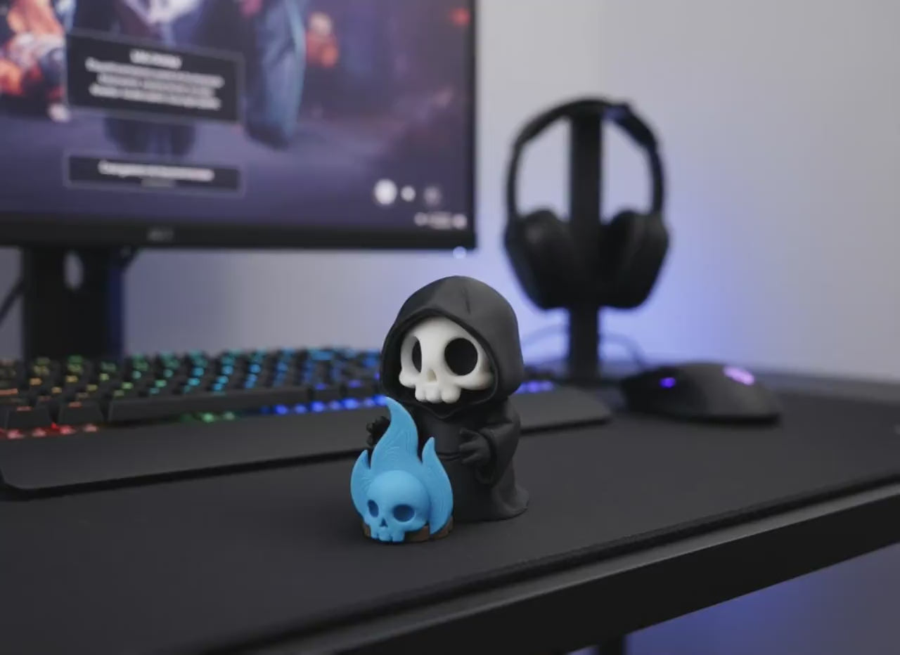 Sensenmann mit Flammen-Totenkopf – Gothic Desk-Deko – Produktvideo