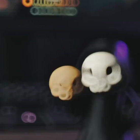 Sensenmann-Figur mit Schädel – minimalistische Gothic-Skulptur – Produktvideo